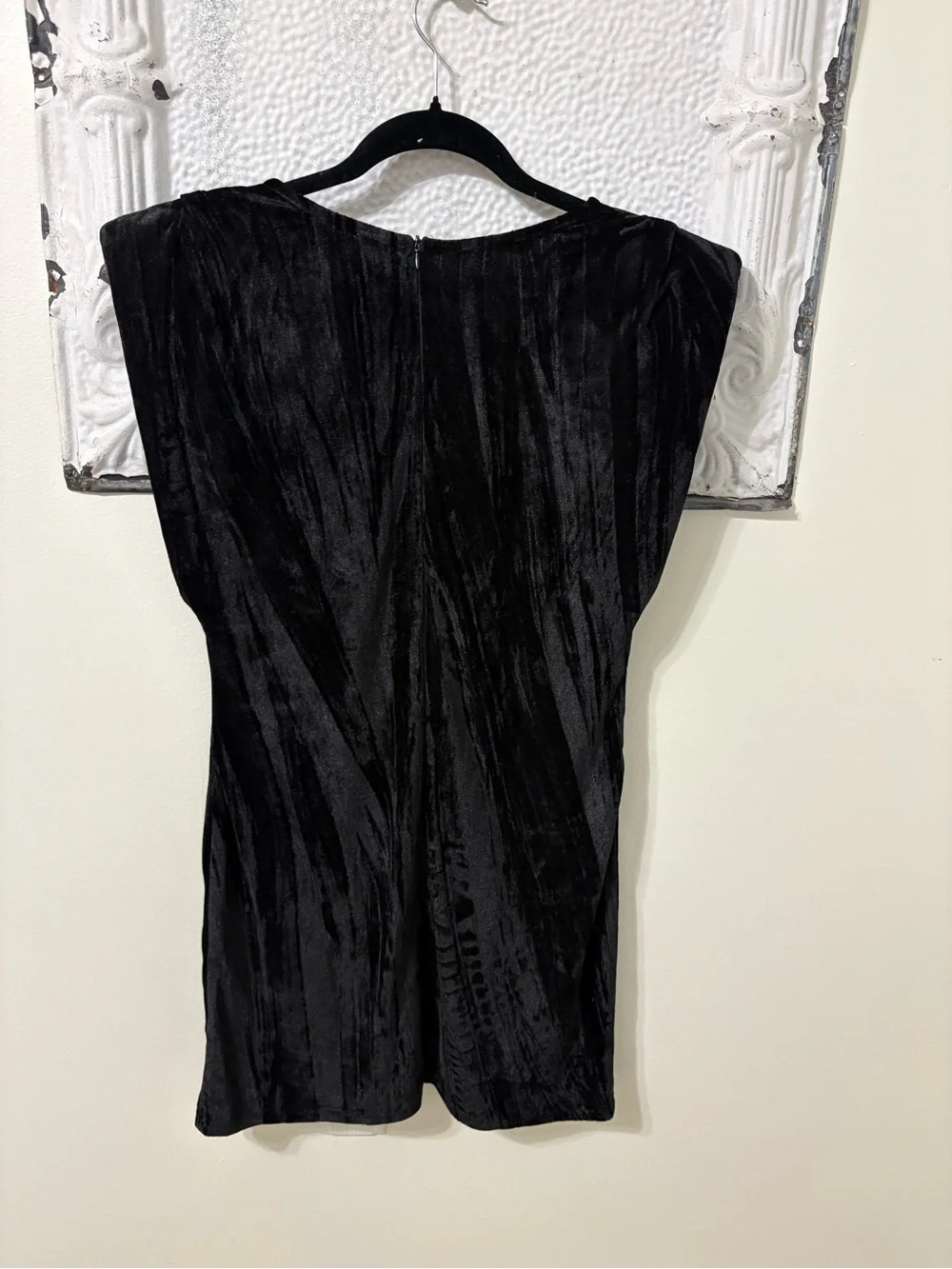 Structured Shoulder Black Velvet Mini Dress - Picture 6 of 8
